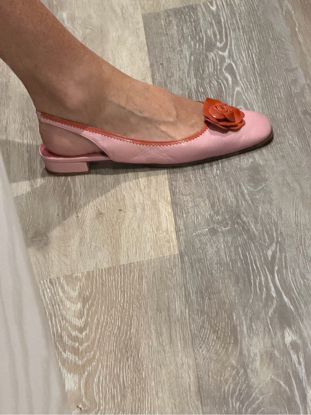 Vintage Lilly Pulitzer Pink Slingback Mules with Red Floral Accent 🩷 - Picture 15 of 16